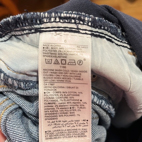 OLD Navy maternity full panel skinny lightly distressed jeans size 6 . - Picture 5 of 5